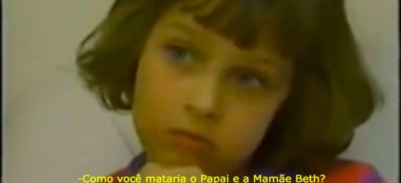 large_capinha-menina-psicopata