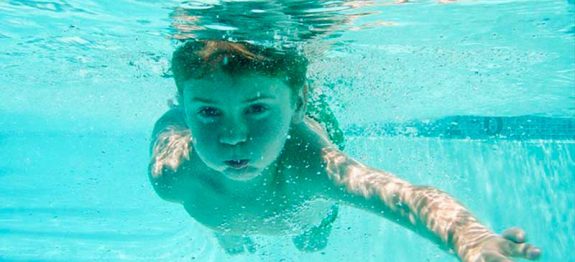 menino-morre-apo_s-banho