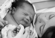 large_segurar-o-bebe-tem-preco