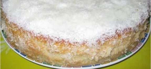 Bolo-de-Coco-Macio-e-Molhadinho