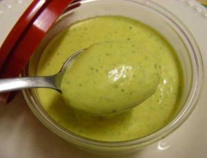 Molho verde para sanduiches e saladas