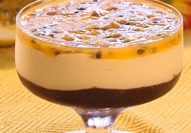 Musse de chocolate com maracujá