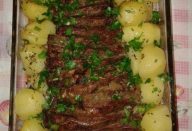 Picanha ao vinho tinto com batata