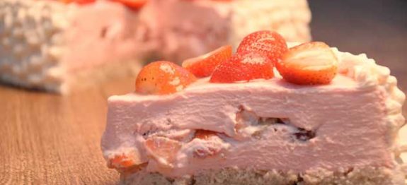 Torta-Mousse-de-Morango