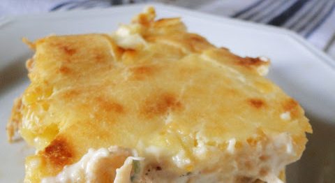 Torta cremosa de frango, milho e requeijão