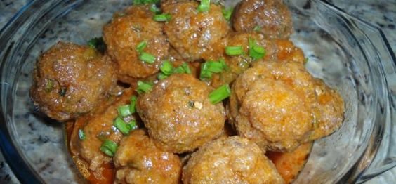 Almôndegas de Carne Moída com Molho de Tomate