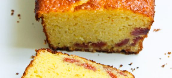 BOLO DE MILHO COM GOIABADA