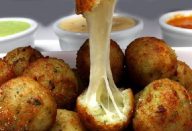 Bolinho de Arroz Assado Recheado com Queijo