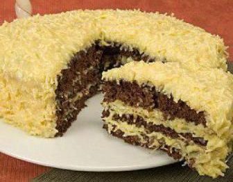 Bolo Nega Maluca com Brigadeiro de Coco