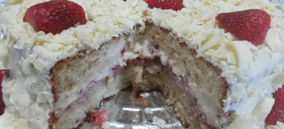 Bolo de Leite Ninho com Morango
