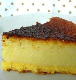 Bolo de milho com recheio cremoso