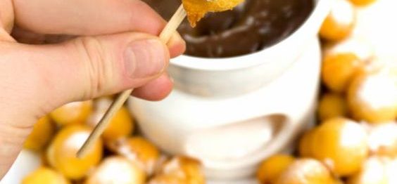 Fondue de Bolinho de Chuva com Nutella
