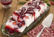 Gelatina de leite de coco com frutas vermelhas