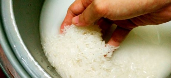 Lavar ou não lavar o arroz antes de cozinhar?