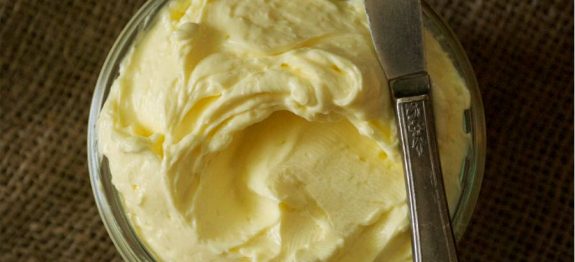 Manteiga Caseira com 2 Ingredientes