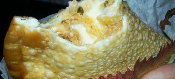 Pastel de Frango com Catupiry