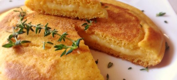 PÃO DE FUBÁ DE FRIGIDEIRA