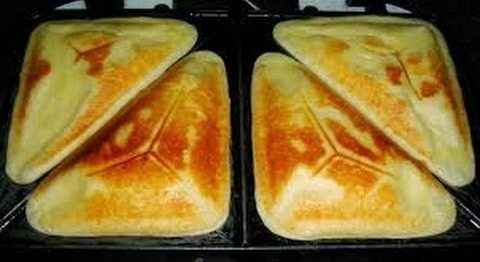 PÃO DE QUEIJO DE SANDUICHEIRA