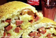 PÃO DE SALSICHA E REQUEIJÃO