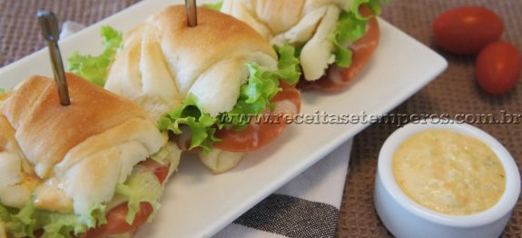 Sanduichinho com molho especial