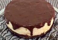 Torta cremosa de abacaxi com coco