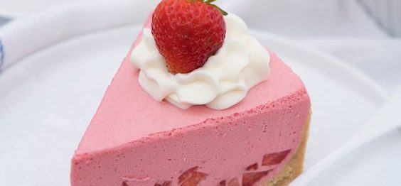 Torta de Morango de geladeira superfácil
