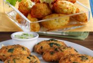 BOLINHO DE ARROZ COM QUEIJO