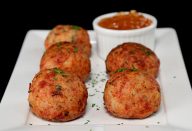 Bolinho de Arroz com Linguiça Calabresa