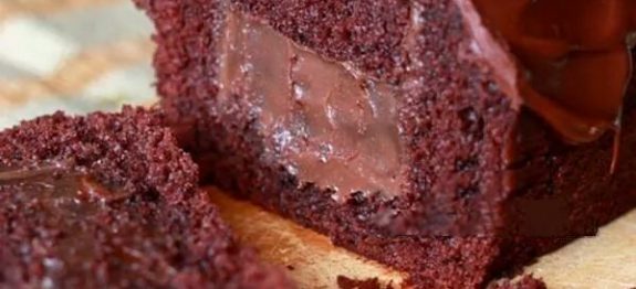 Bolo Surpresa de Brigadeiro