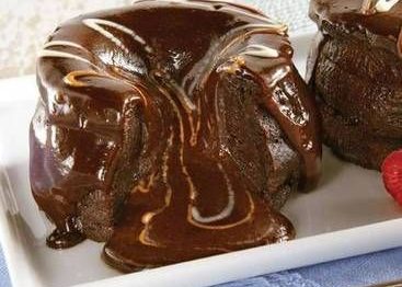 Bolo Vulcão de Chocolate no Microondas