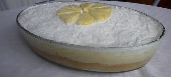 Bolo de Abacaxi na Travessa