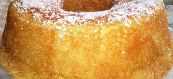 Bolo de Coco com 4 Ingredientes