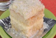 Bolo molhadinho de coco