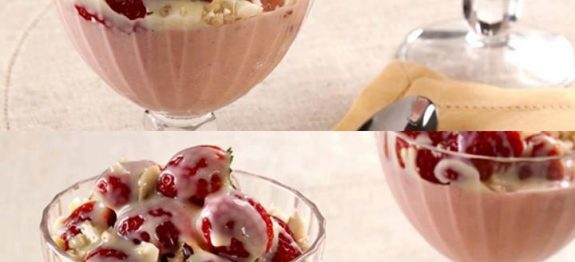 Creme gelado de morango e leite condensado