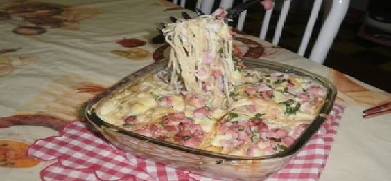 Macarrão com Molho Branco e Presunto