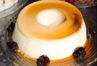 Manjar de Leite Ninho com Calda de Ameixa