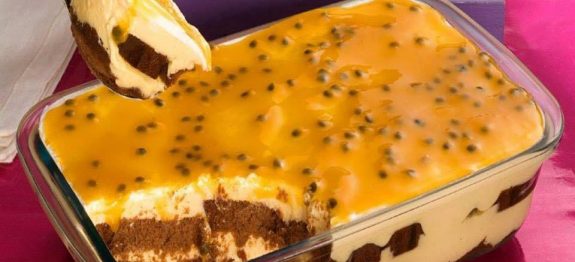 Pavê com chocolate e mousse de maracujá