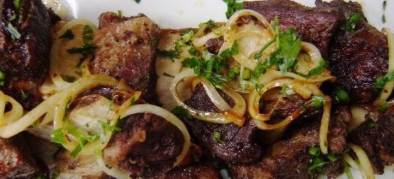 RECEITA de Costela de Boi na panela de pressão cozida na cebola