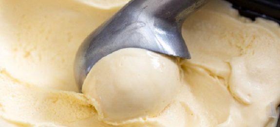 Sorvete Cremoso de Leite Ninho com 3 Ingredientes