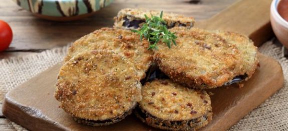 Veja como fazer uma berinjela à milanesa super crocante