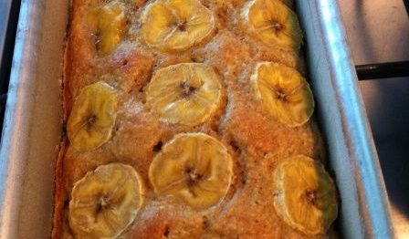 Bolo de banana fácil e sem leite