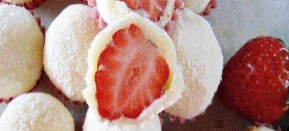 Brigadeiro de Leite em Pó Recheado com Morango❤