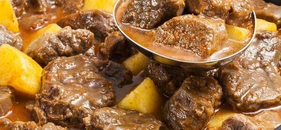 Ensopado de Músculo com Batatas