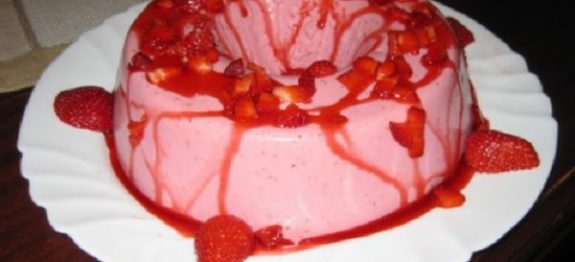 Pudim de Geladeira de Morango