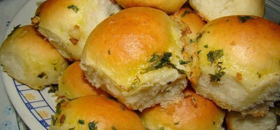 PÃOZINHO DE CEBOLA DE LIQUIDIFICADOR