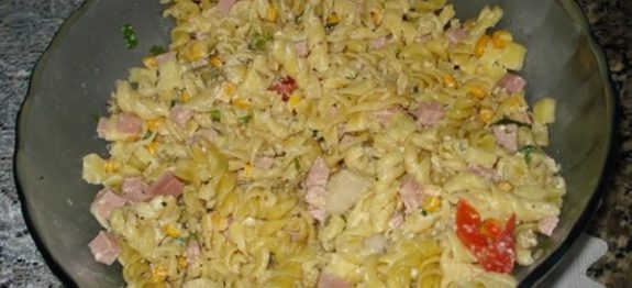 Salada de Macarrão Simples