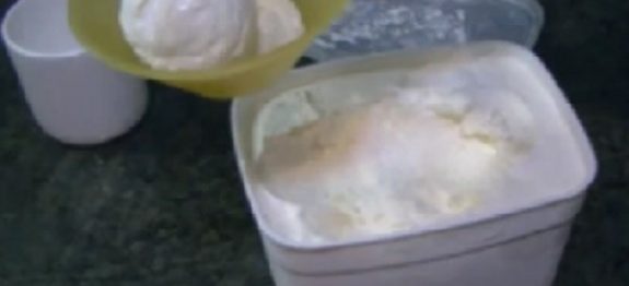 Sorvete Caseiro de Chocolate Branco