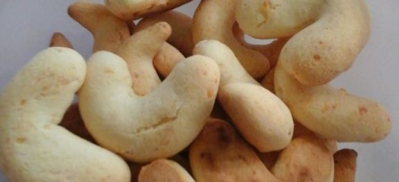 Veja como fazer uma chipa paraguaia super simples