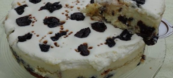torta-de-coco-com-ameixa