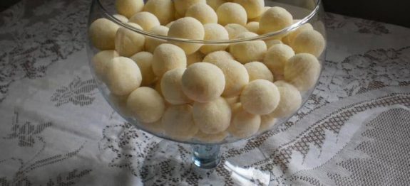 Bala-de-leite-ninho